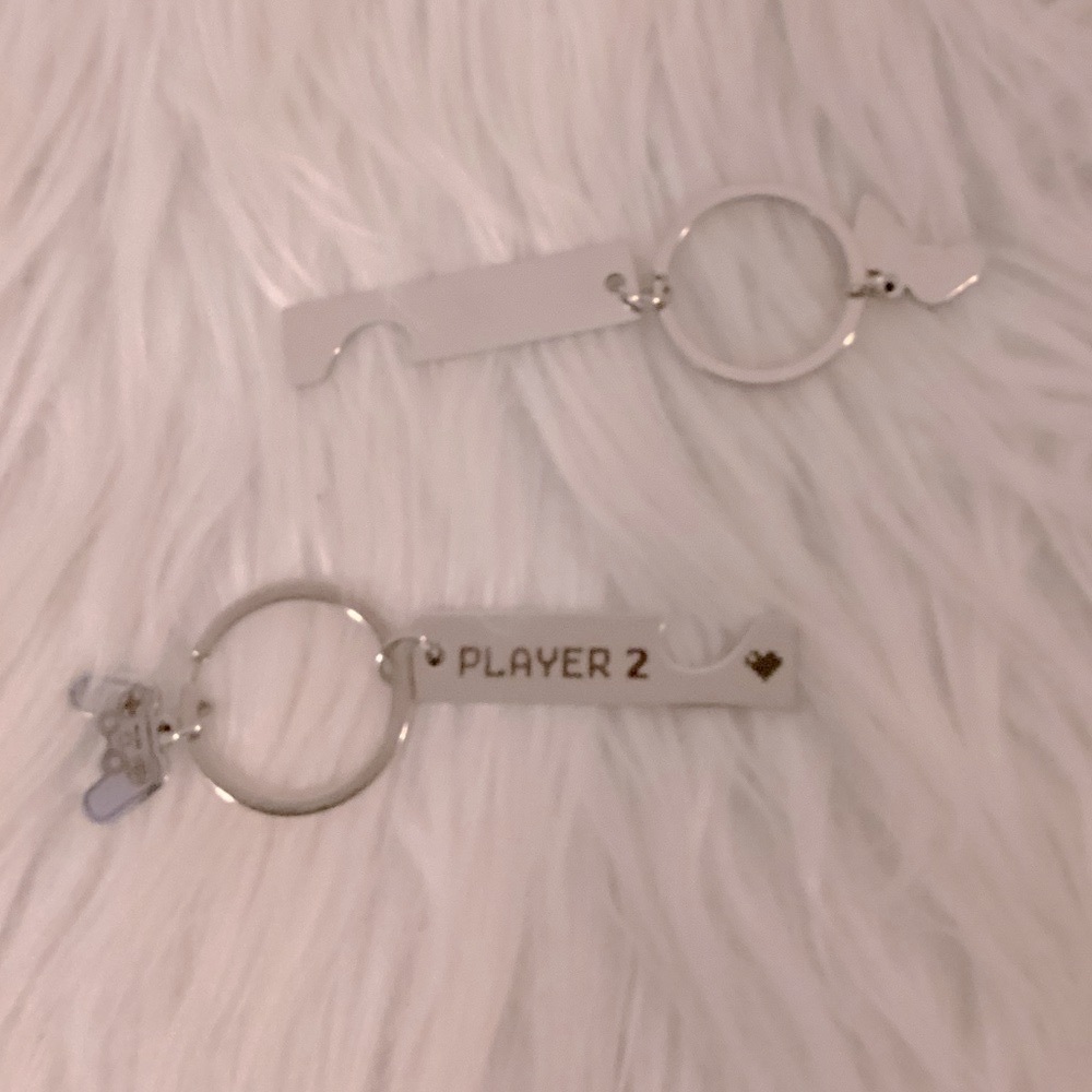 Player 1 and Player 2 Keychains - Picture 2 of 3